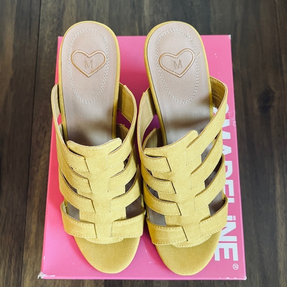 Madeline Novelette Women’s Slip On Mule In Chinese Yellow Size 10M. - Picture 2 of 9